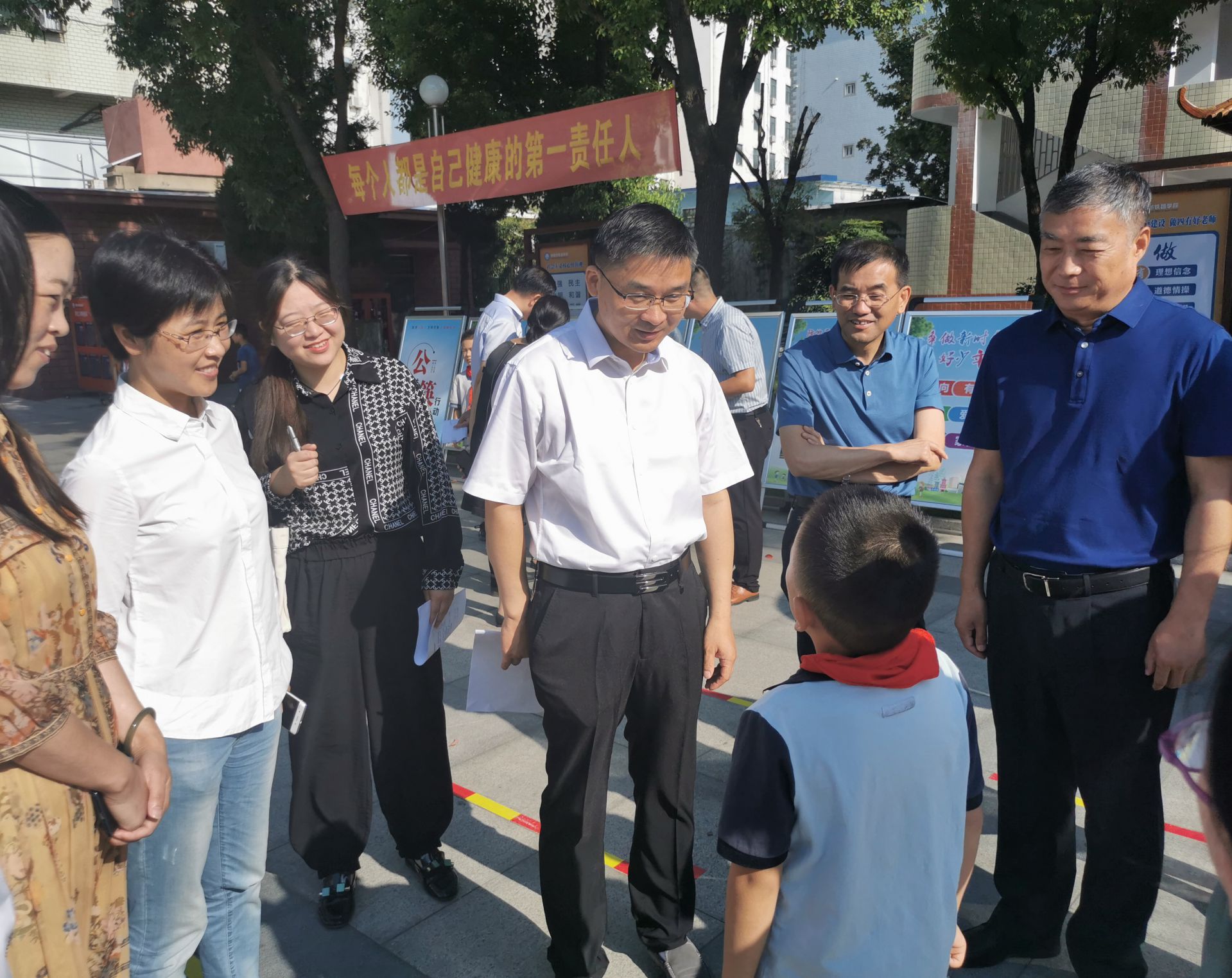 白晓云到颍东督导教育系统文明创建工作