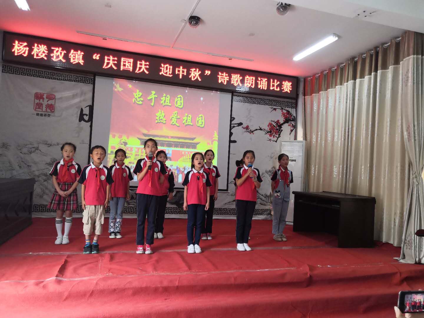 诗歌朗读.jpg